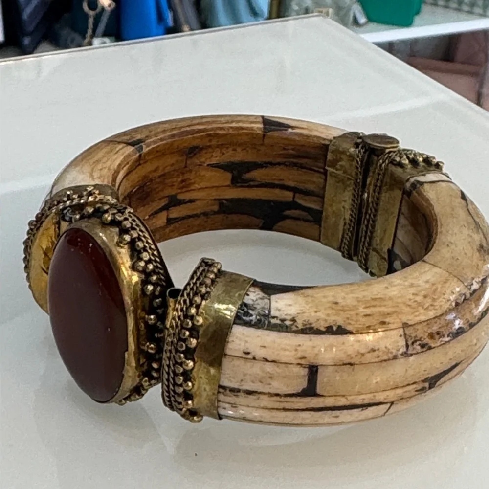 Bone and stone bangle bracelet - Picture 3 of 8